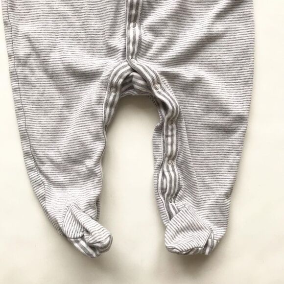BABygap stripe footed pyjamas EUC 3-6 months - Picture 4 of 6